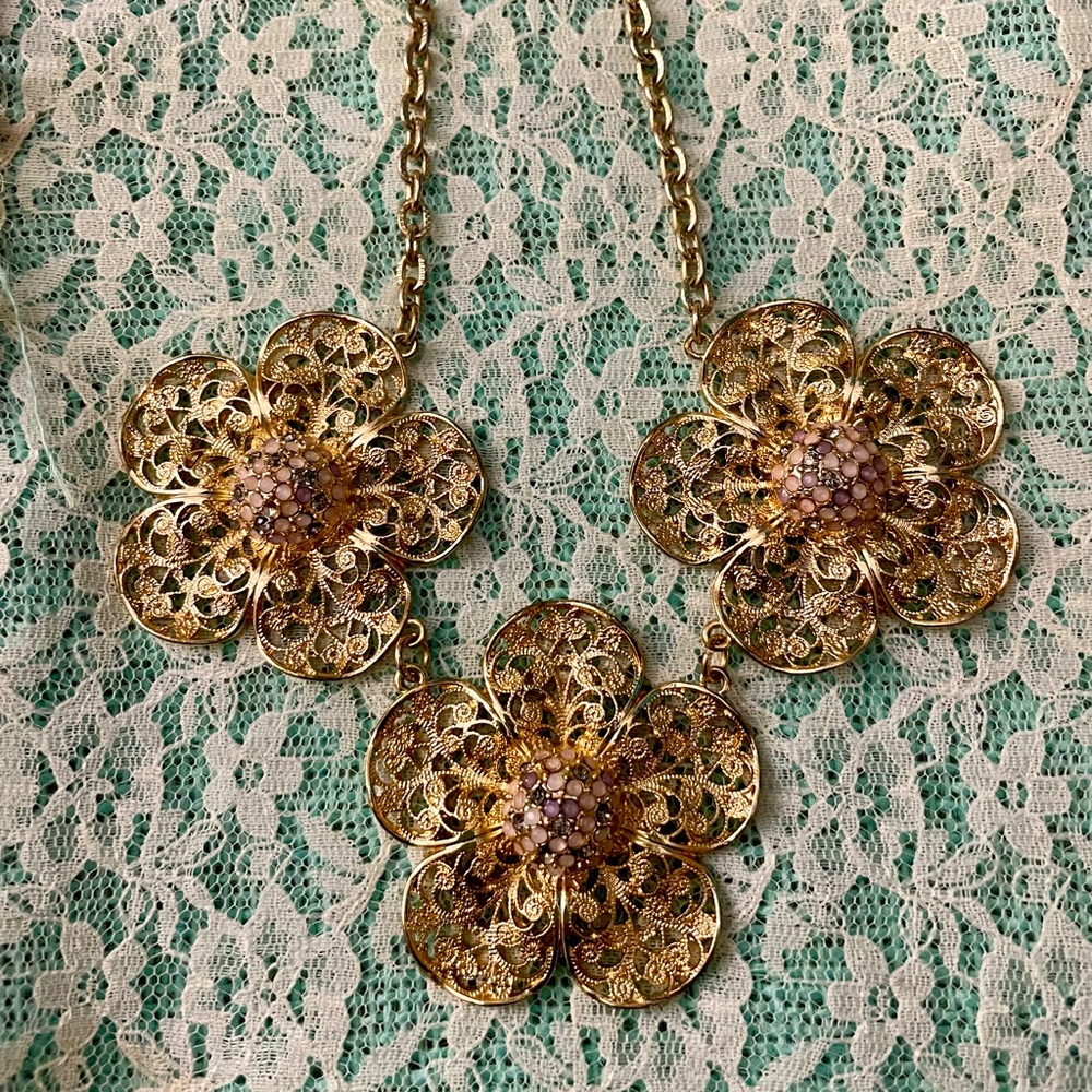 Vintage Flower necklace